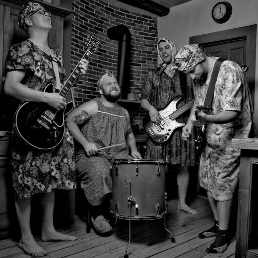 Garagey indieish grungeesque rocknroll musical chairs.