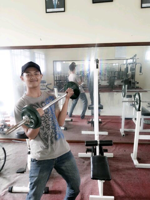 HIRUP MAH USIK MALIK NA KUMAHA DALANG. 

IG: @GILANG_PRASAKTI