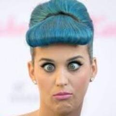 Brilhoodofandom's profile picture. TE SIGO PORQUE SEU FC BRILHA BEIJINHO NO OMBRO PRAS INIMIGAS