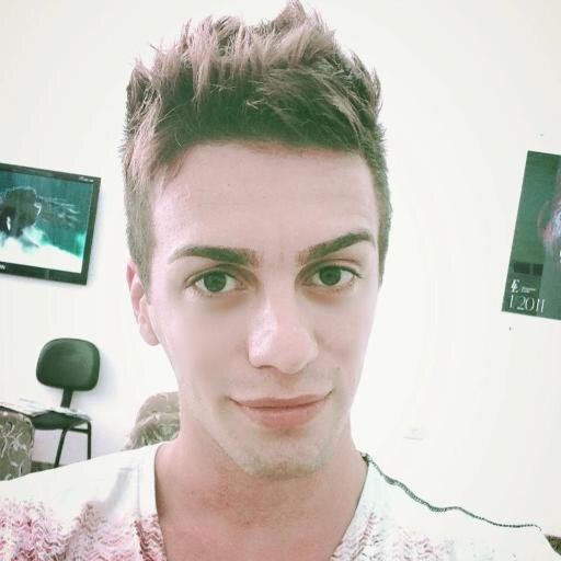 cm disse um gênio, um observador do cotidiano By: @santoevandro sou pobre, + pobre de dinheiro pq sou rico de espirito...