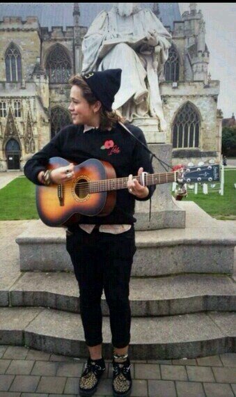 lukefriendmusix's profile picture. we accept the love we think we deserve. ❤Larry❤              ☀Luke Friend☀