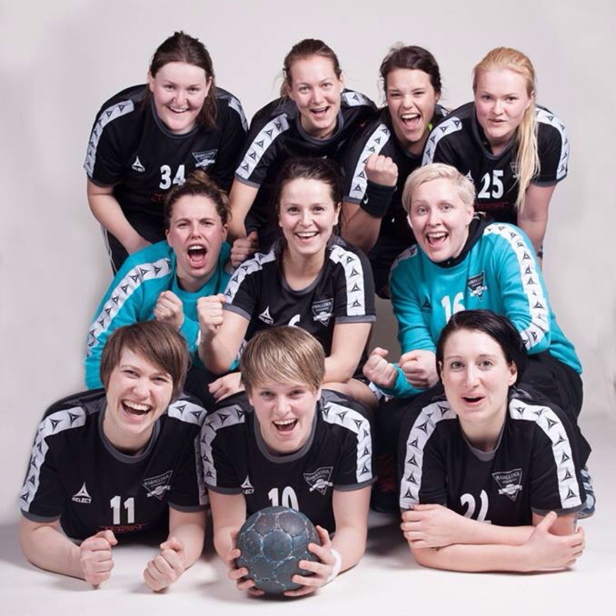 Håndball (hovedsakelig) for skeive, 4.div. Ønsker alltid flere spillere! Ta kontakt. :)