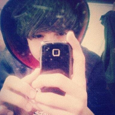 DzPoli's profile picture. 