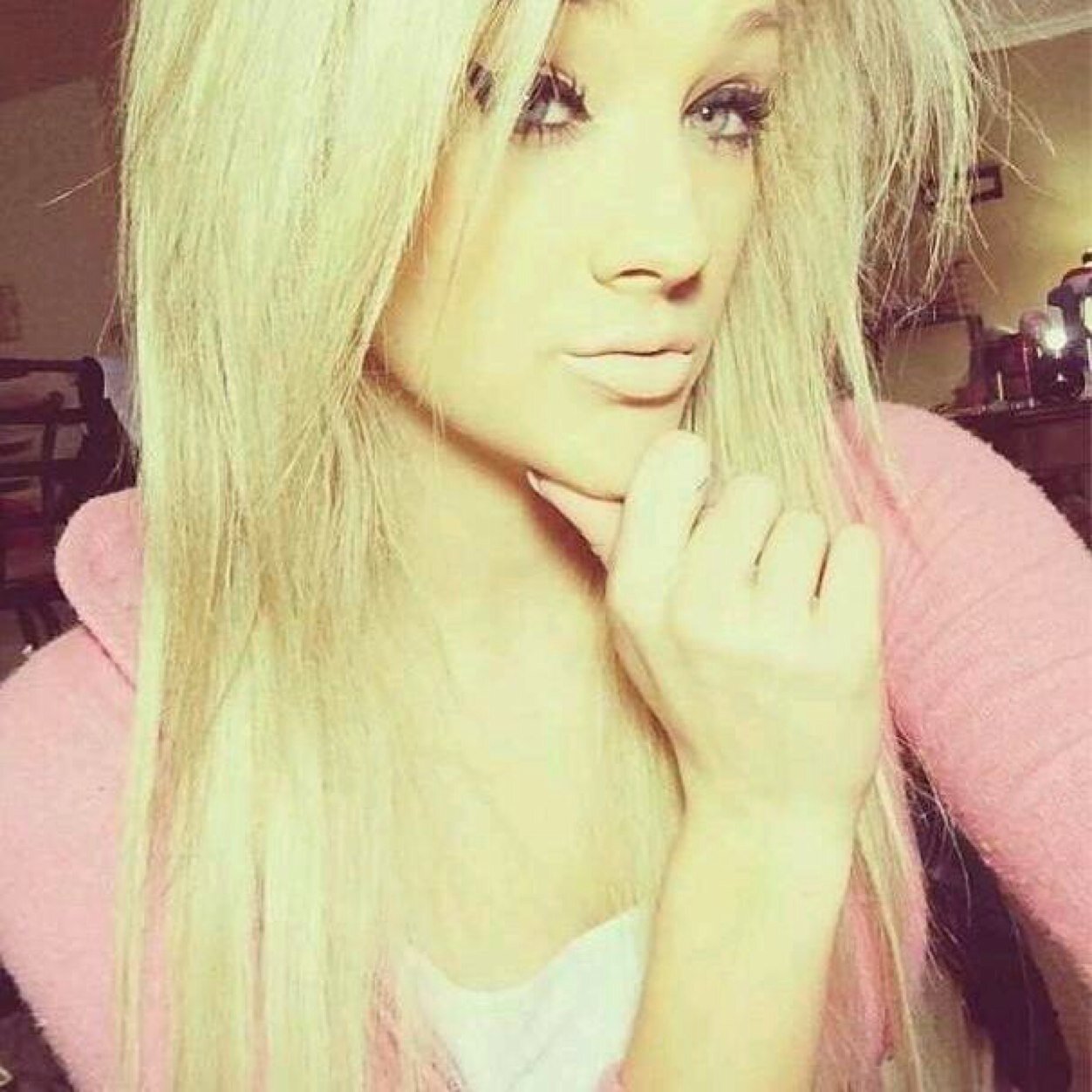 I'm Kelli I'm a flirt but loyal as fuck once your mine. || Single || 20