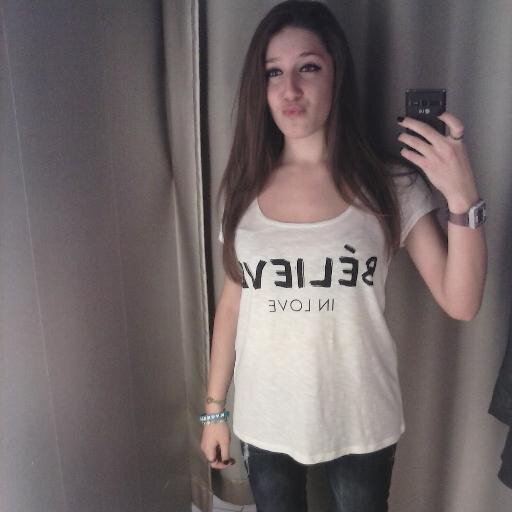 Ciao sono Taty, vivo a Triggiano, ho 14 anni e sono una Belieber♥∞