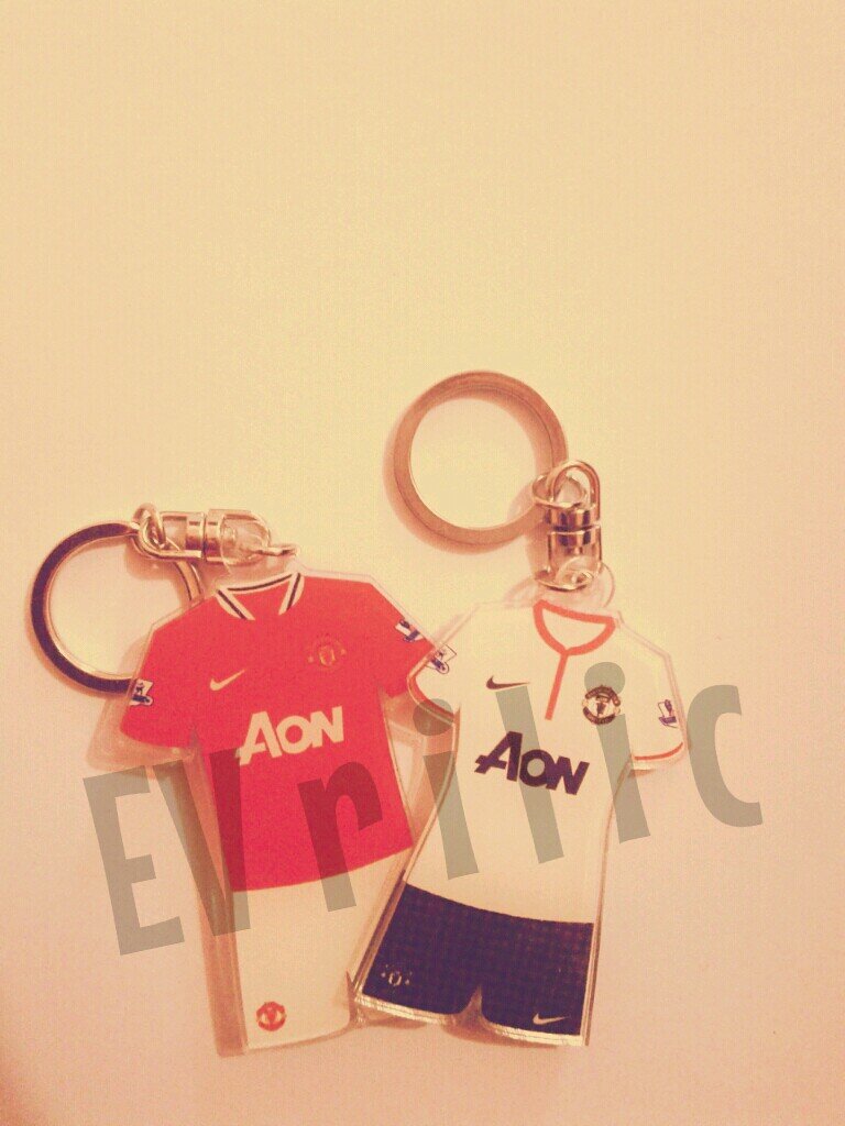 Diorder keychain akrilik nya tiap senin produksi | di order jersey nya senin kirim2 kamis sampe | All free ongkir