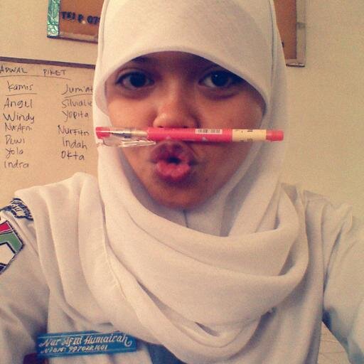 Follow - Mention - Followback..
Udah gitu doang, gampang kan??!!