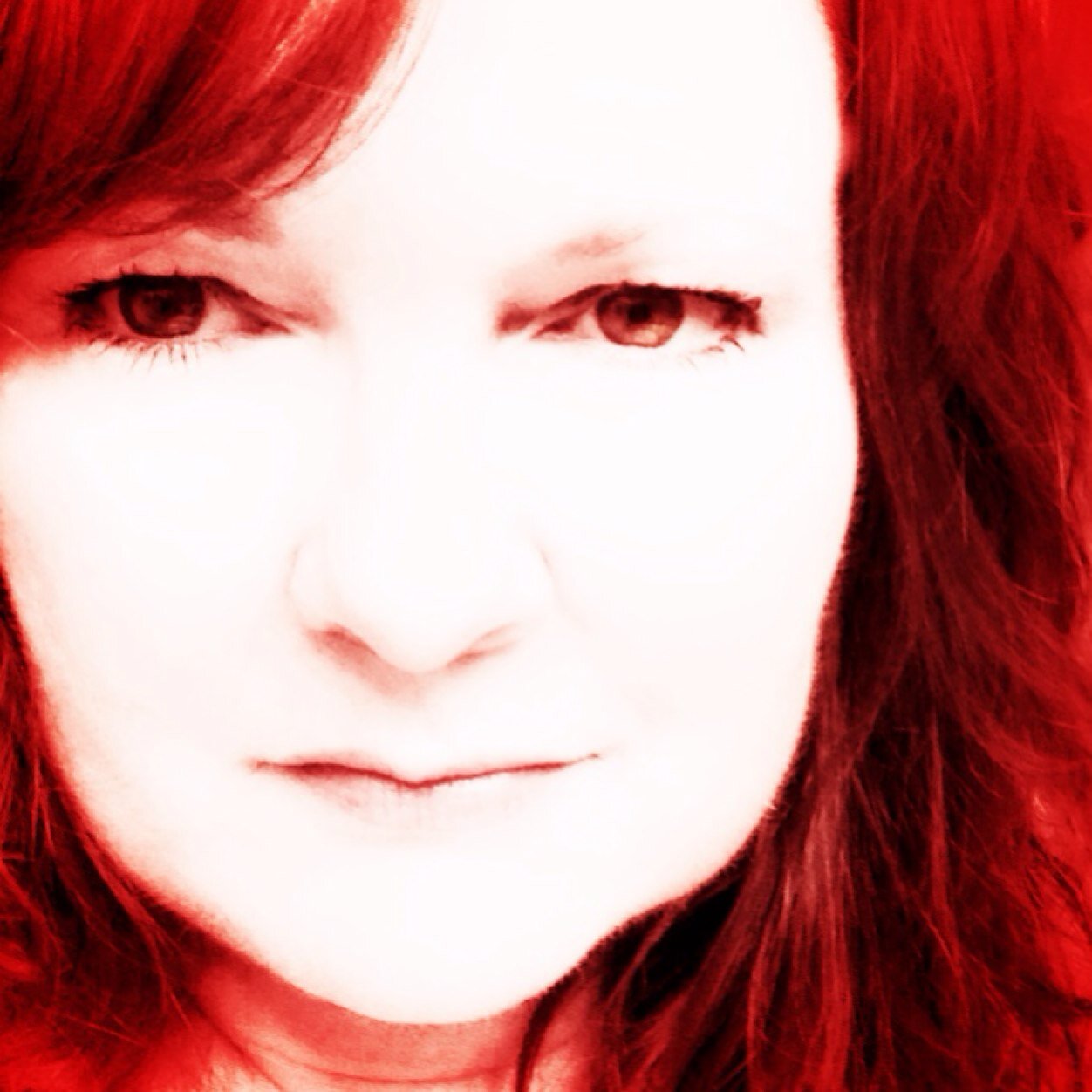 I'm a fun-loving, strategic marketer with a serious affinity for design, style, photography and sharing life online.