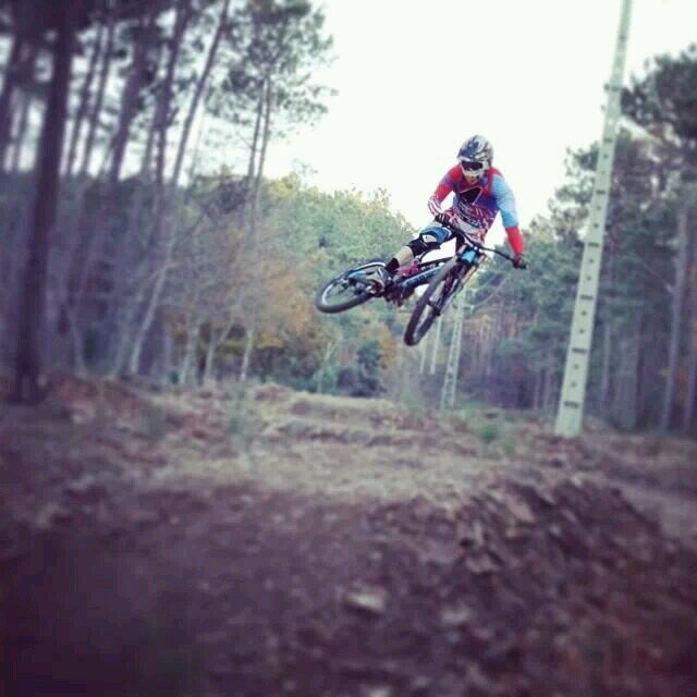 I'm Brett wheeler Love life and live it to the full. Race dh mountain bike and always reach for highest of the high