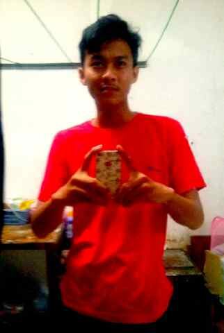 ahmad_hunafa's profile picture. Menyakiti seorang yang tulus menyayangimu sama dengan melukai dirimu sendiri, kamu akan merasakan sakitnya bukan hari ini tapi suatu saat nanti.