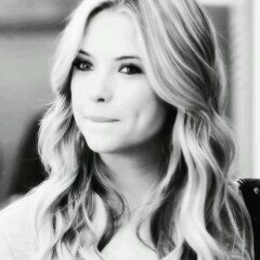 ashley benson | single | etero