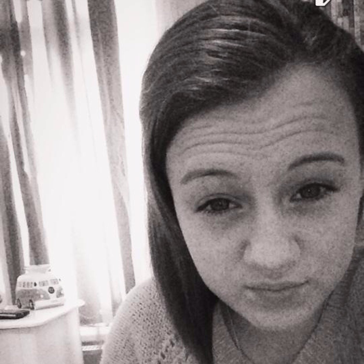 Dont judge a book my its cover so why judge me !! ✋