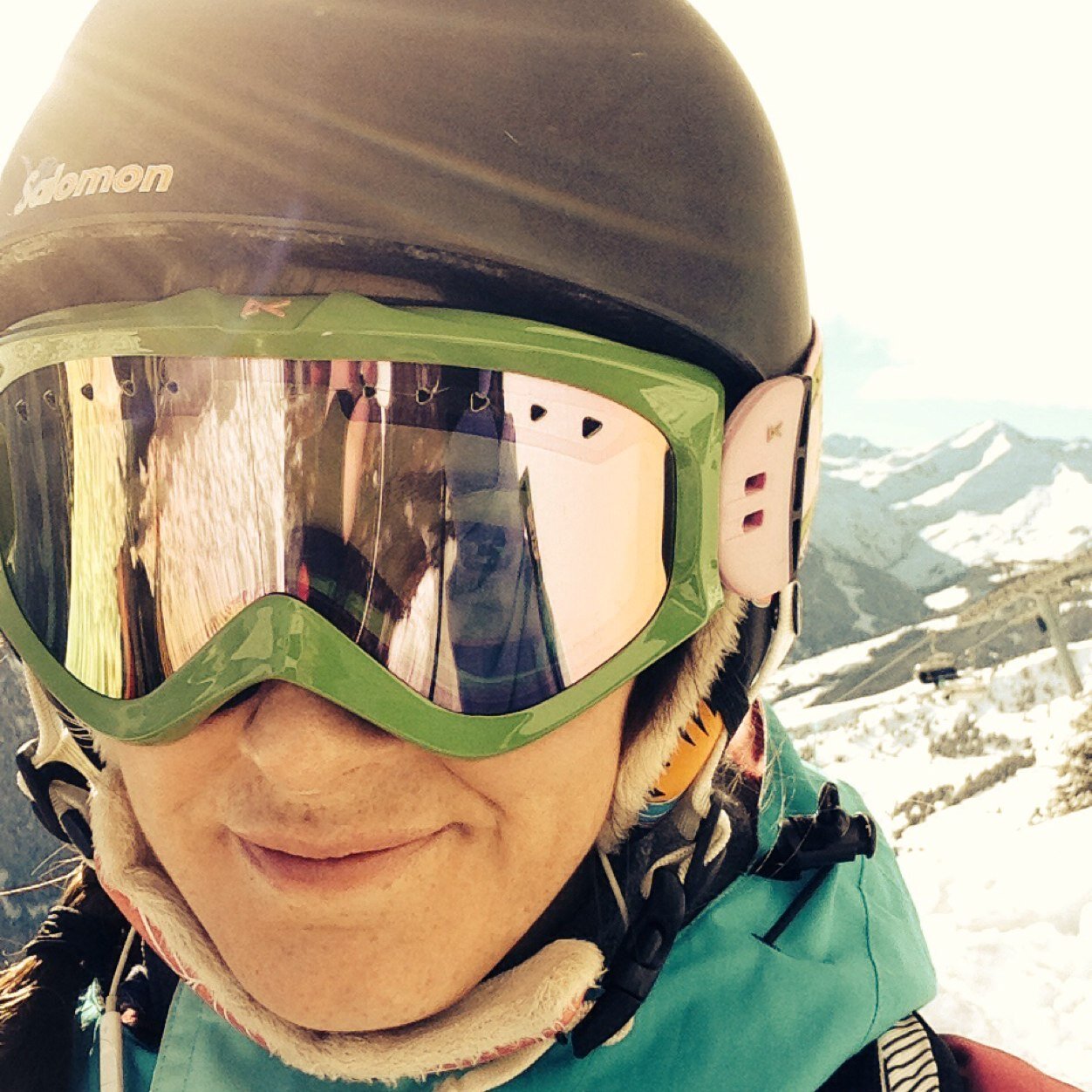 JenbearBates's profile picture. Freelance Graphic Designer / Surfer / Snowboarder / Baker / Bear