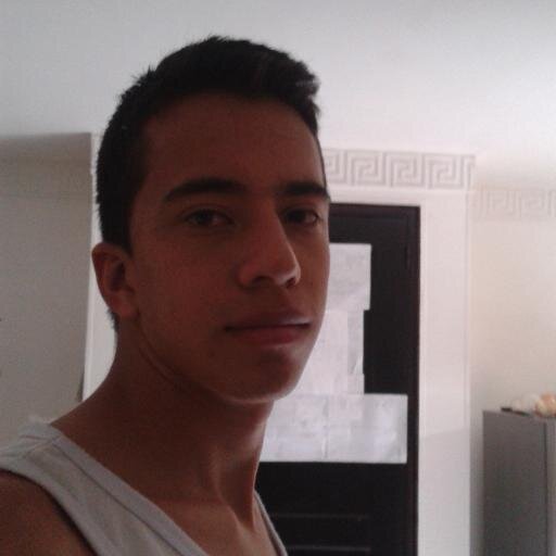 Estudiante ingeniería agropecuaria...... 100% colombiano y antioqueño ..... no.hay nada mejor que disfrutar de un buen café y tener una buena lectura....