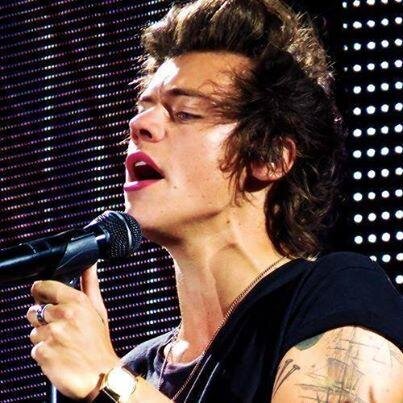Follow Me? Please Harry,Zayn,Niall,Louis,Liam,Selena PLASE AH