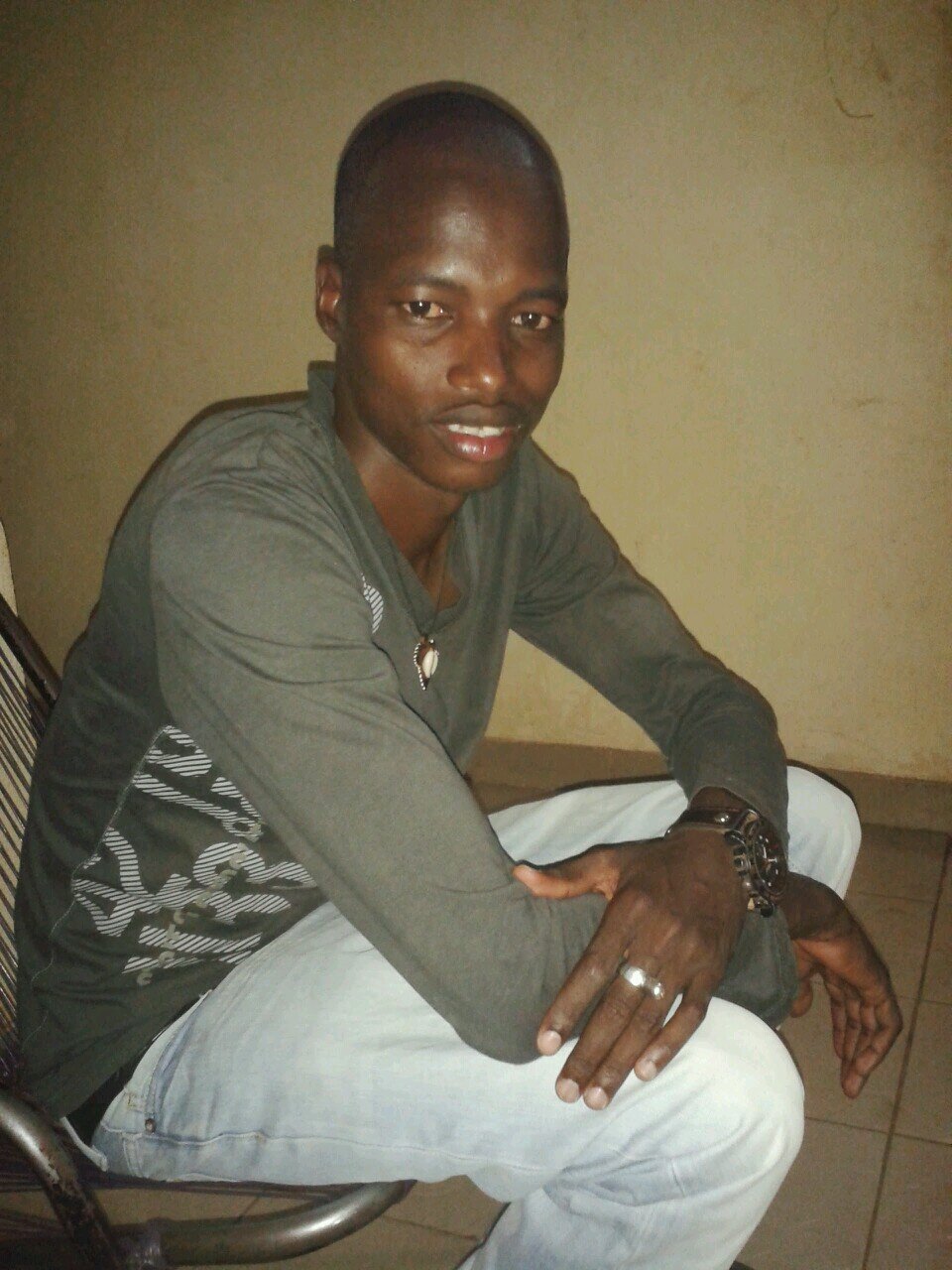 d'origine malien peuleh du Mali né dans un village qui s'appelle Nanguila cercle de kati région de koulikoro .