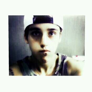 Remember when Beau Brooks followed you.Smile princess I love you. ♡