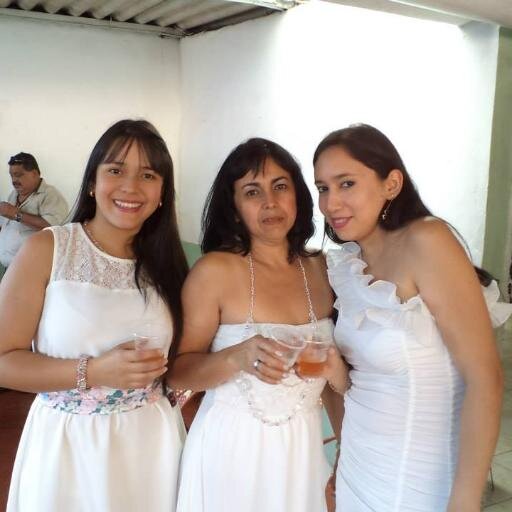 VENEZOLANA. Ama de casa, Amo a mi Familia