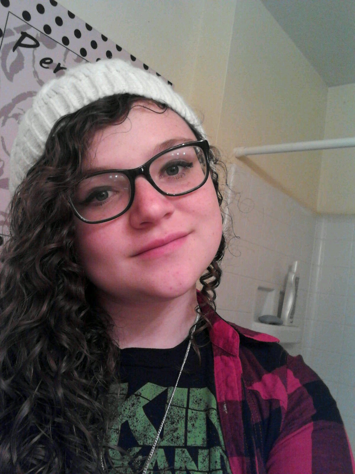 sass queen, female screamo vocalist, singer. going to warped tour on my 13 birthday!!! :3 in a band, we have no name lol :3