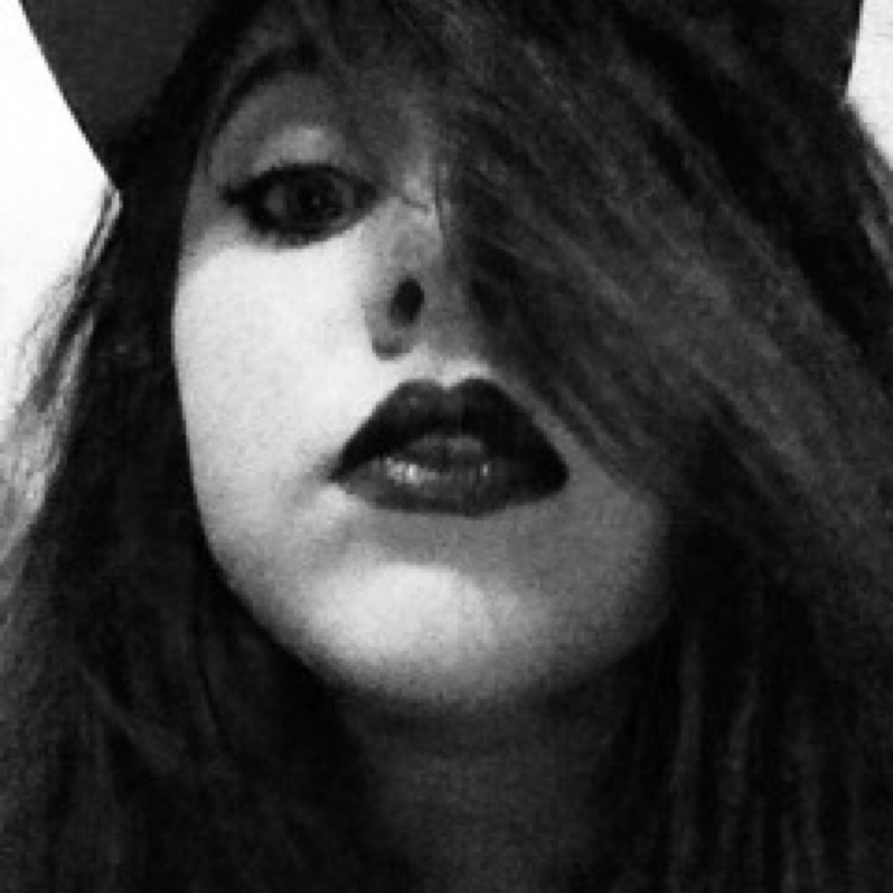 Lauren_mocha_Hu's profile picture. “I can be changed by what happens to me, but I refuse to be reduced by it.”