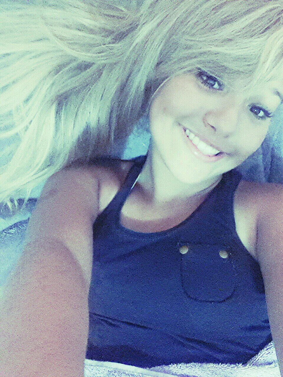 Raramente acredito em homem, porque infelizmente, tenho muitos amigos e, pra piorar, nasci espertinha. Hahaha bjs