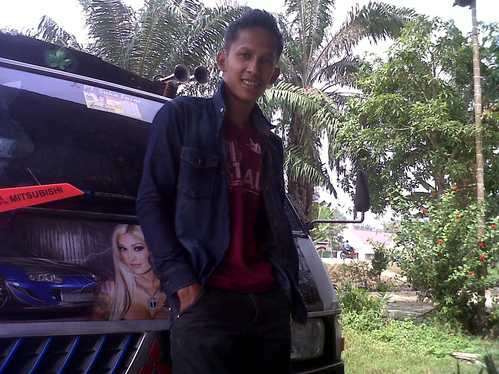 cintai lh wanita dg stlus hti mu n sgnap jiwa raga mu..
Krna wanita lh kita jd smangat hdup!!!
:-);-)