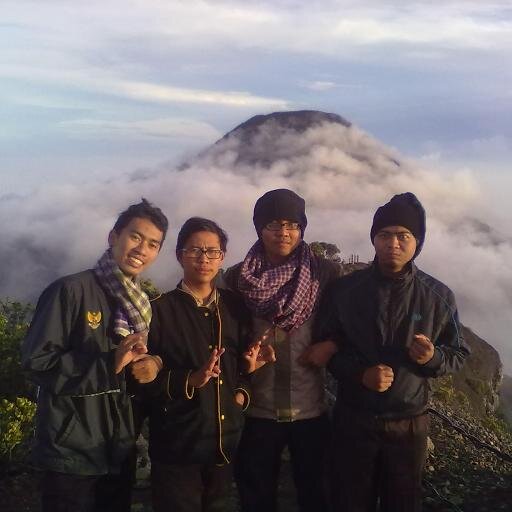 Editor & Film Maker | Constructor | Traveller | Socmed Admin | Liverpudlian | Olahraga INA | Citizen Journalist | Payakumbuh - Purwokerto - Tangerang