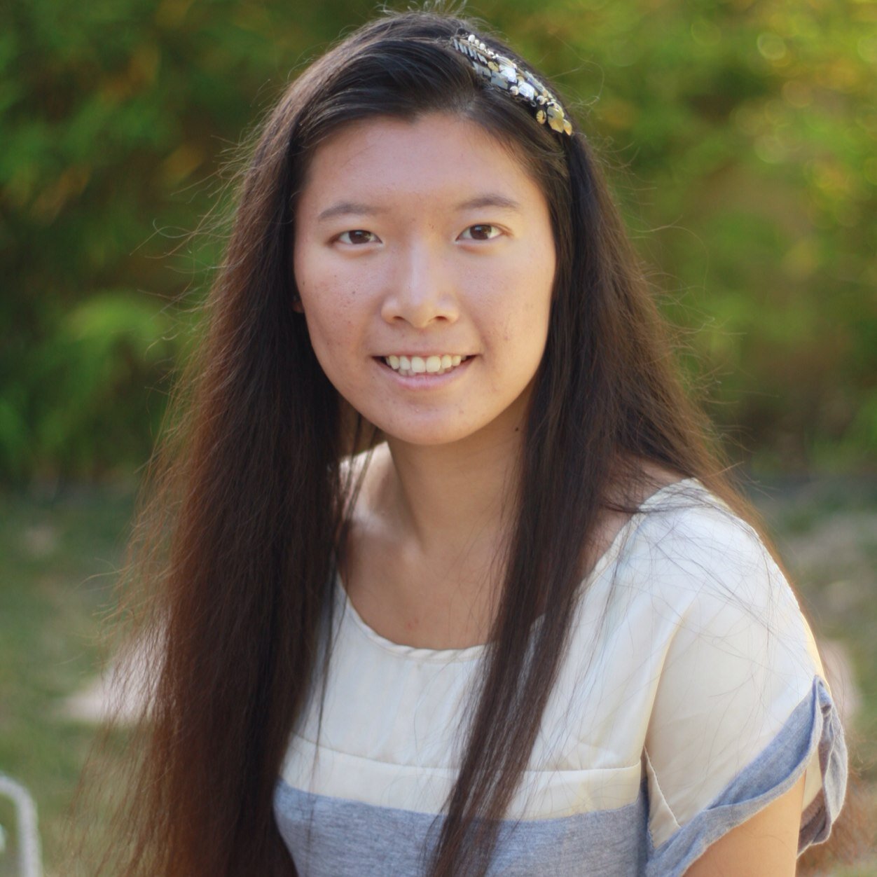 julipop325's profile picture. 