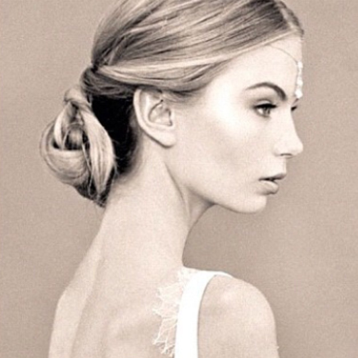 Foreveranaa's profile picture. GW : 77lbs/35kg CW : FAT