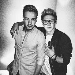 1D. Little Mix. The Vamps ♡ 0/13 follows :( «Not all angels have wings» Since 23 July 2010. sтαч sтяoηg 'Lo perfecto es aburrido' NARRY ♡
