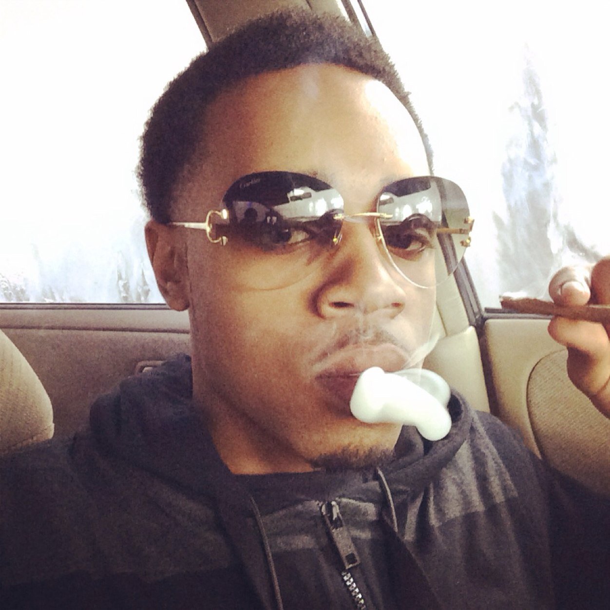 Just a young nigga on da road to riches. Runnin thru a check for me and my famiIy. Just sit bak and watch me get rich! #FamilyMan #Focused #Yung&Rich