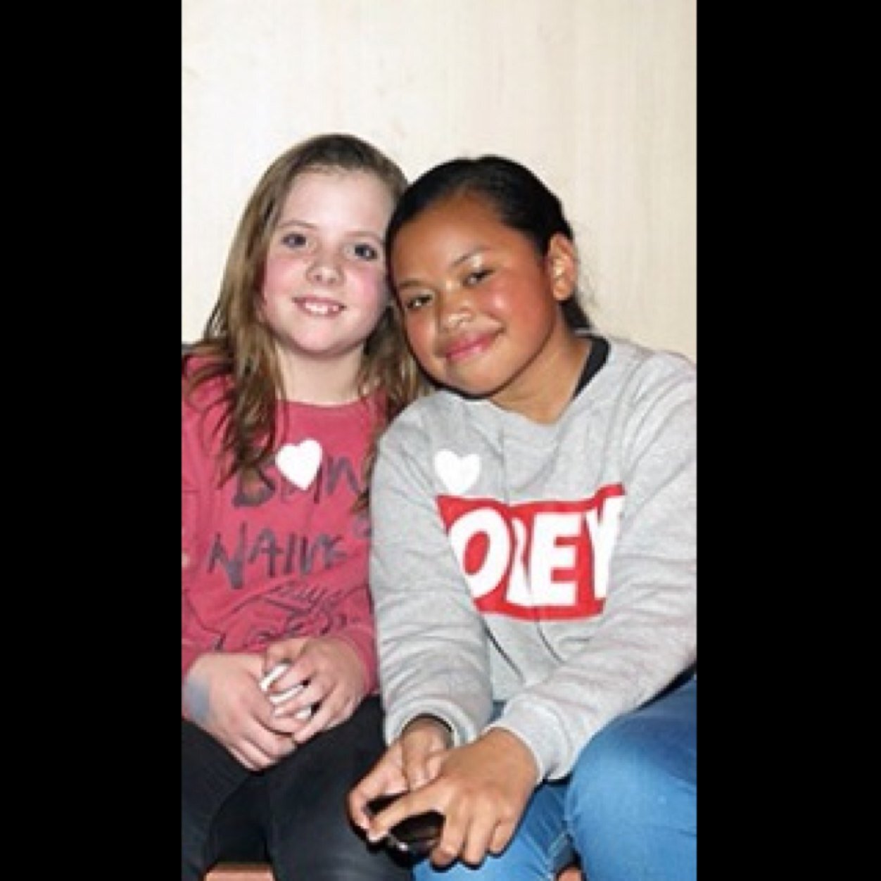| love | my crazy friends | and my family|
~blauw~wit~groen~rood