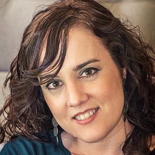 Madre, periodista en Educación, maestra y pianista a la que le queda por descubrir un mundo con Hugo.