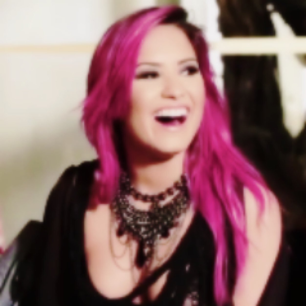 SIGAM A @_wtfluisa POR FAVOR ESTOU EM META, SIGO DE VOLTA
