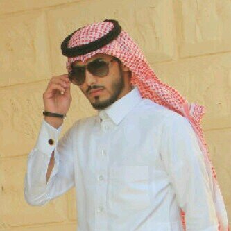 ‏لا تفكر تضايق نفسك على حاجه حلوه سويتها وانجحدت ، ولا على شخص سويت له اشياء وما بانت بعينه ، ب النهايه كلنا نعرف العشره تهون على مين ^