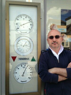 Bir saat adaletle hükmetmek, bir yıl nafile ibadetten daha hayırlıdır.(One hour of just governance is better than a year of voluntary worship.)