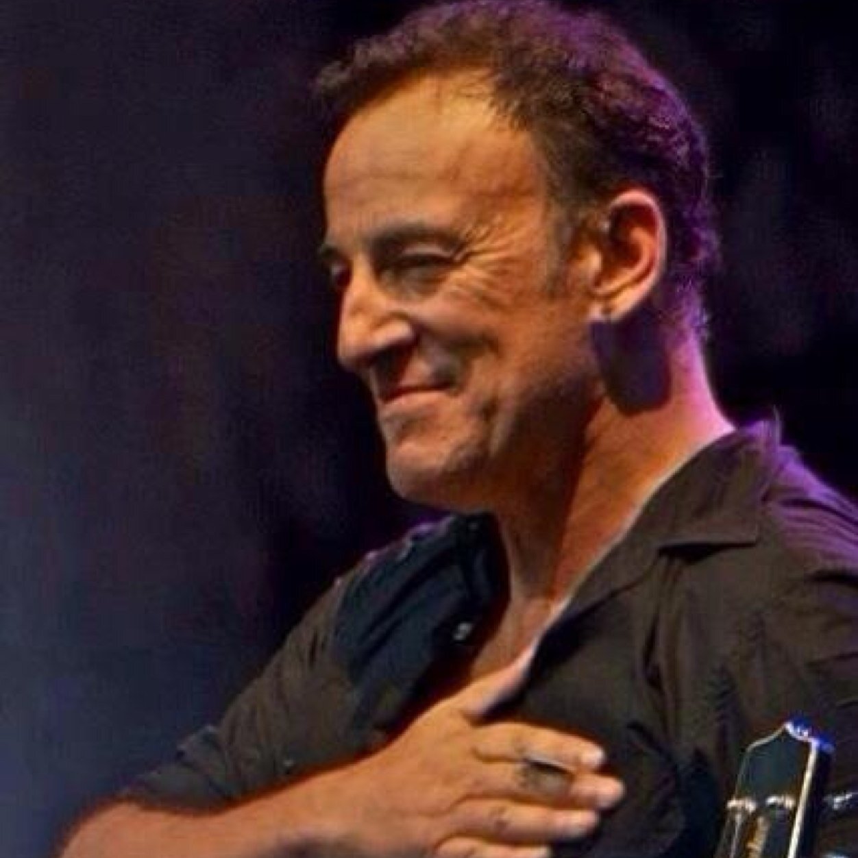 yolandaamposta's profile picture. In the end nobody wins unless everybody wins