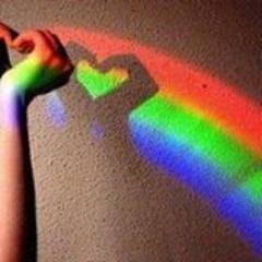 Bisexual. Histérica y bipolar // No se disimular la cara de orto.
 Me encanta histeriquear. Me re caben las minas.