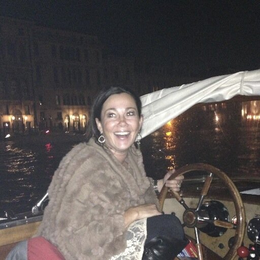 Mel_LawDesign's profile picture. Interior designer in Calgary, Canada. Custom Home Builder. Inspire, Create, Travel, France…live/laugh/love