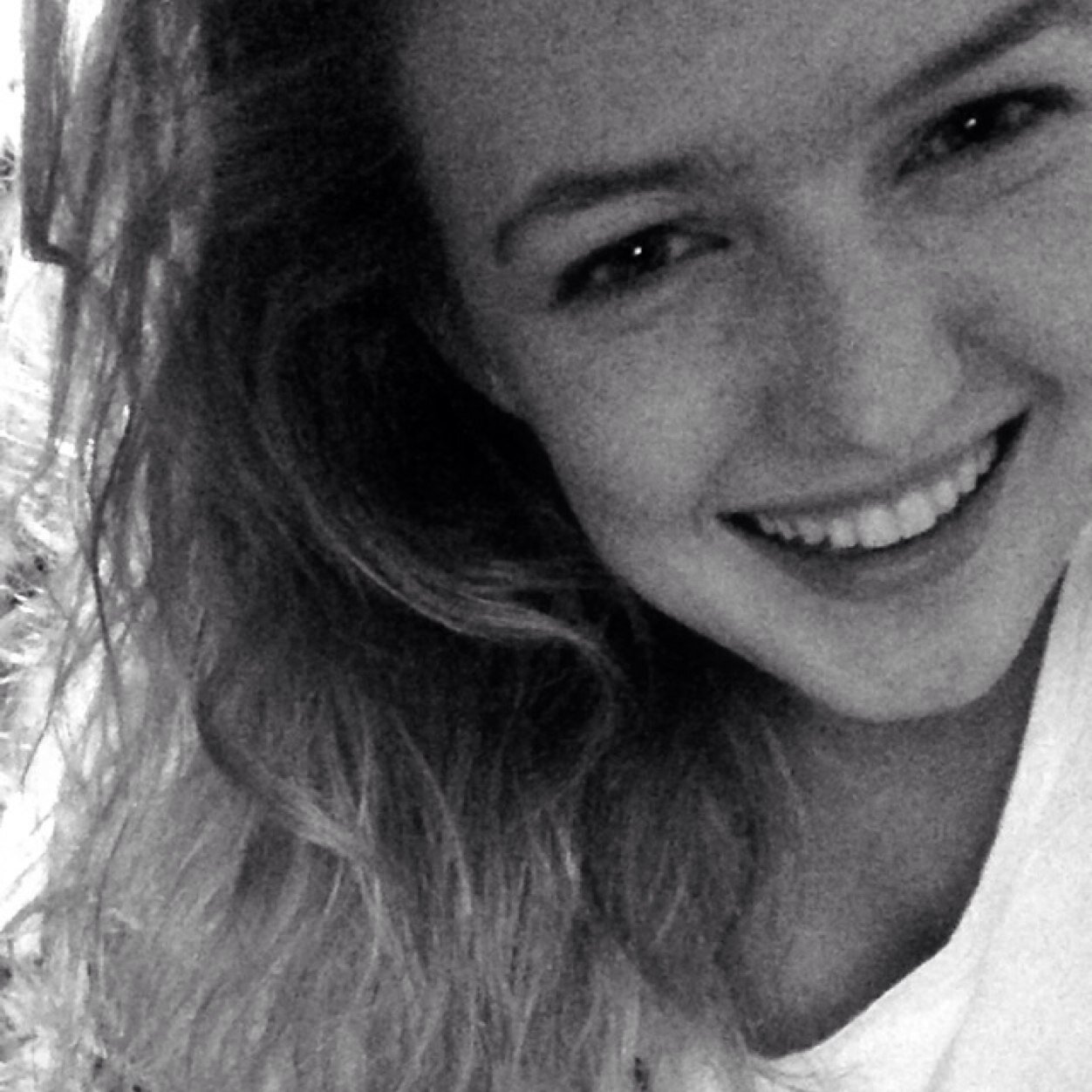Life is short, break the rules, forgive quickly, kiss slowly, love truly, laugh uncontrollably and never regret anything that made you smile xx