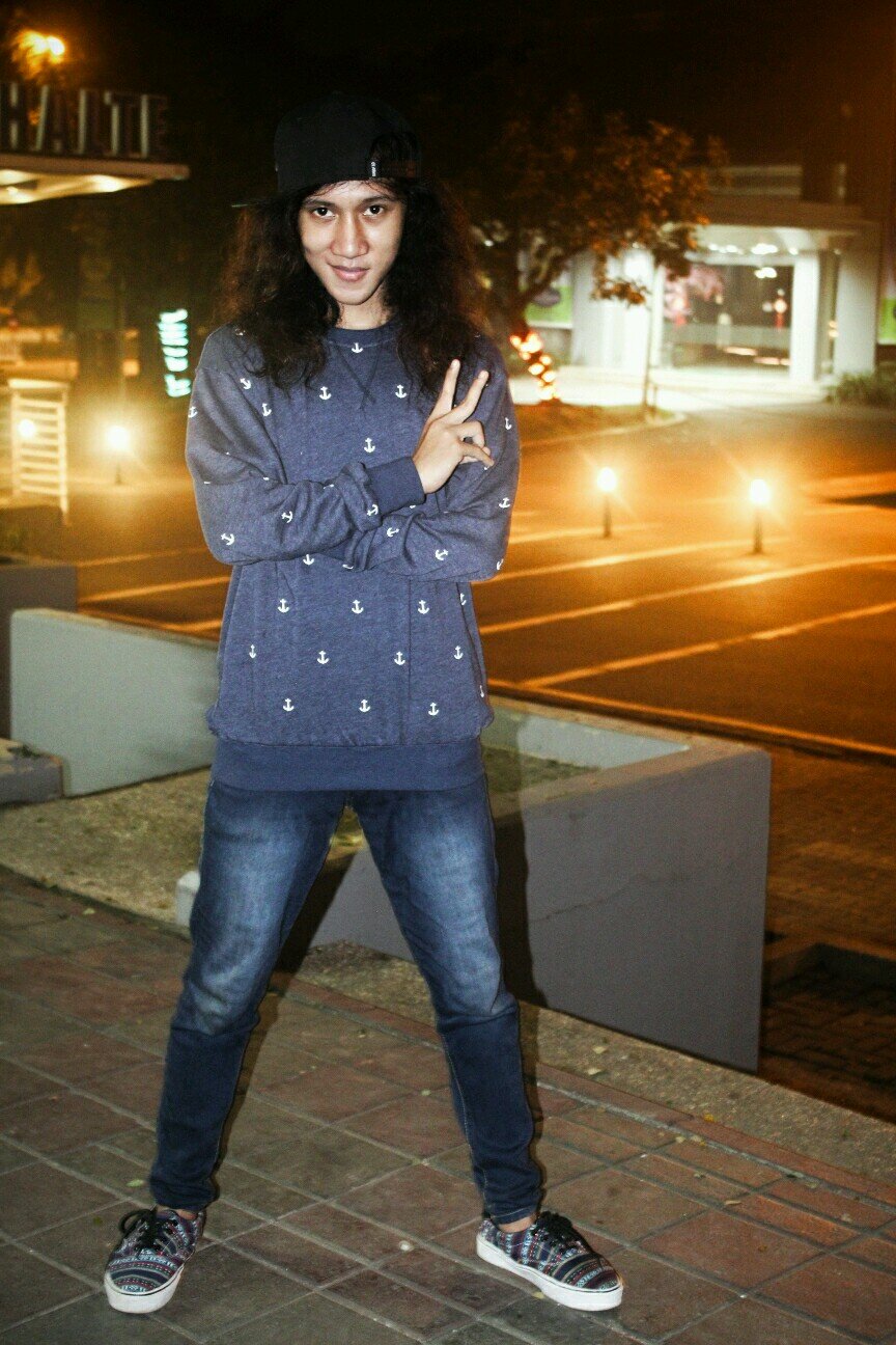 a man without cigarettes and drunk. II @theultramencrew till the world ends.