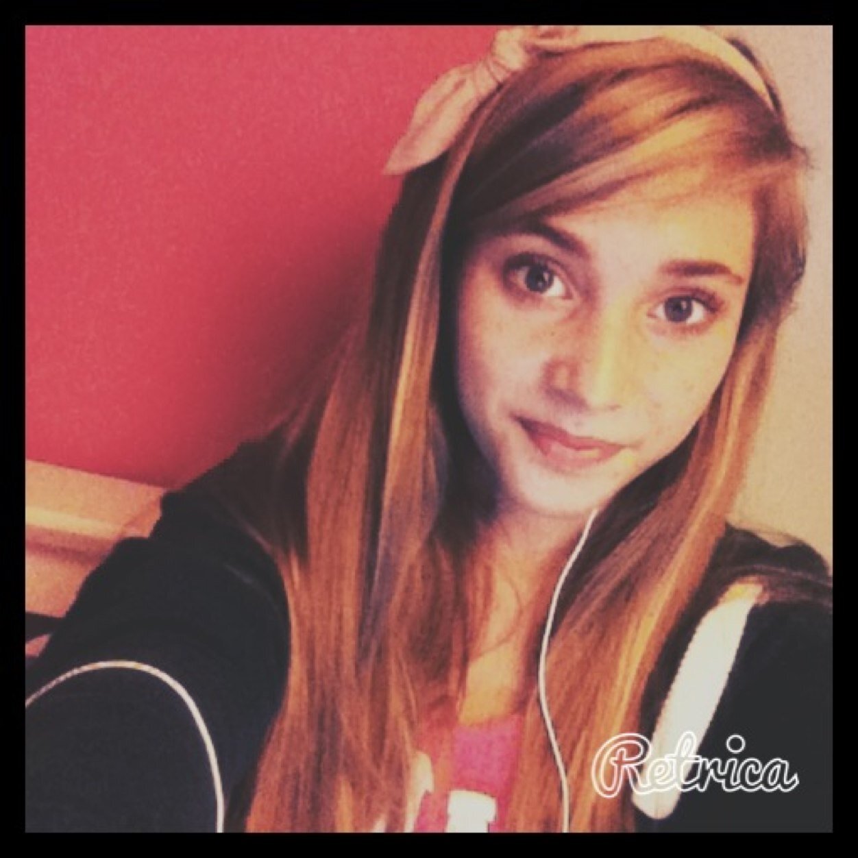 Follow me! You won't regret it! I love my bf to pieces!3 I love my friends to pieces!3 I love my bestfriend(s) to pieces!3 Now go and follow my instagram!:)x