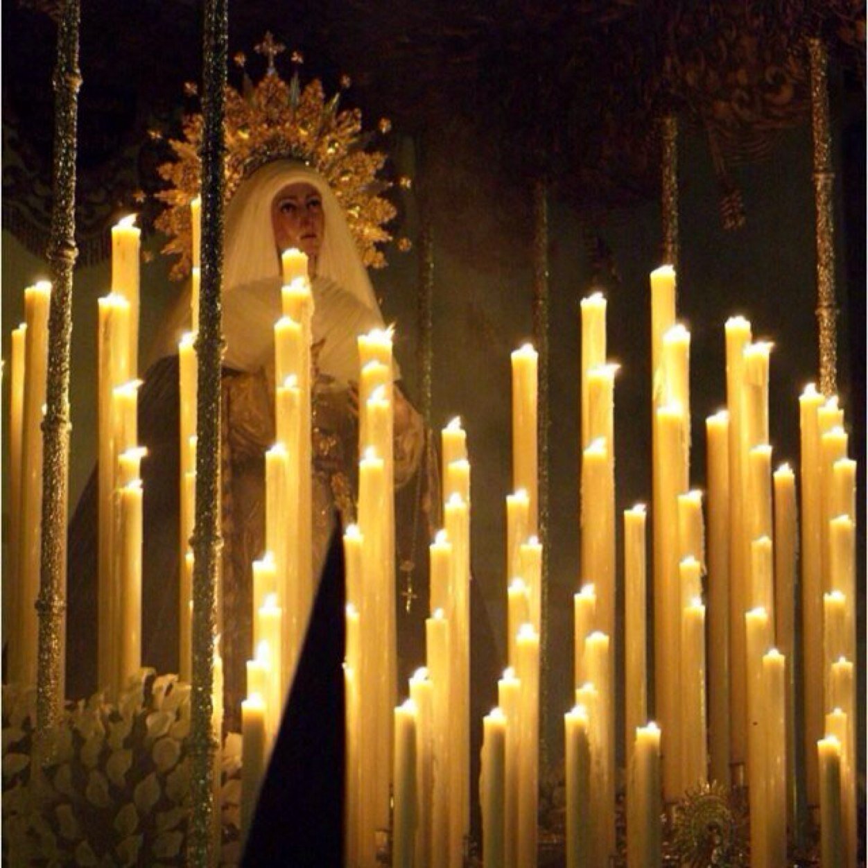 SSanta Sevilla™. Una cuenta dedicada a la información sobre el mundo cofrade. 
Los Servitas y La Cena.