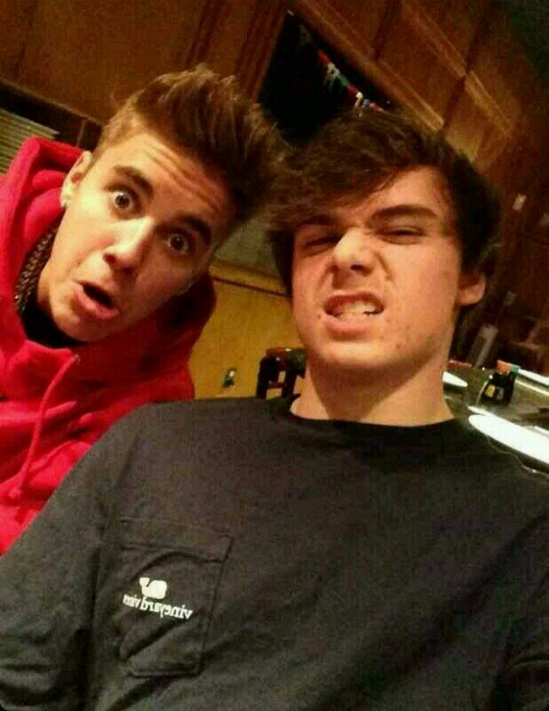 JbiebesBitch's profile picture. hii♚^O^ im a belieber from switzerland:D his music makes me a fan,his story makes me a belieber ∞♡i will always support my baby hes everything for me