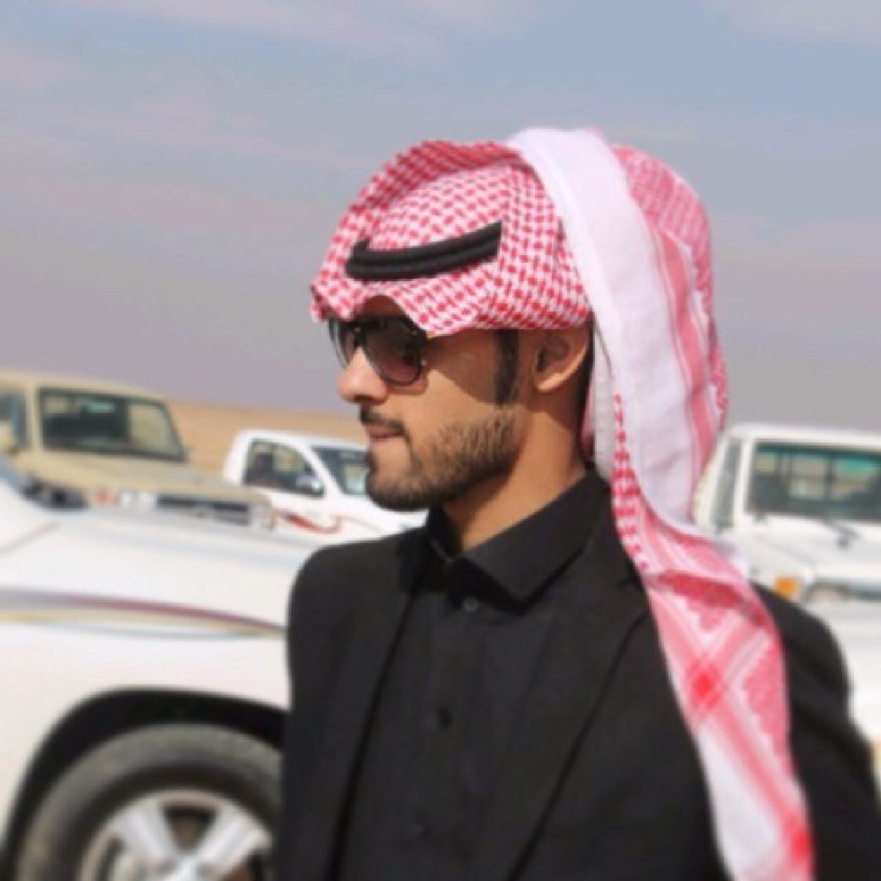 صدام الشمري . مواليد ١٤٠١هـ : اكتب شوقآ وارسم عشقآ ! واتحادي للنخاع وقلبي ينزف ع فرقك ي نور: 

.....ابو غلا ...