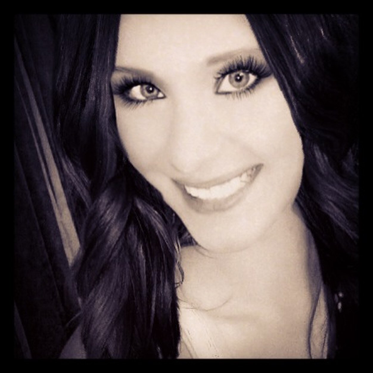 Owner of Bennett Candle Company. Married to a wonderful man, mom to a beautiful daughter and 4 furrkiddos