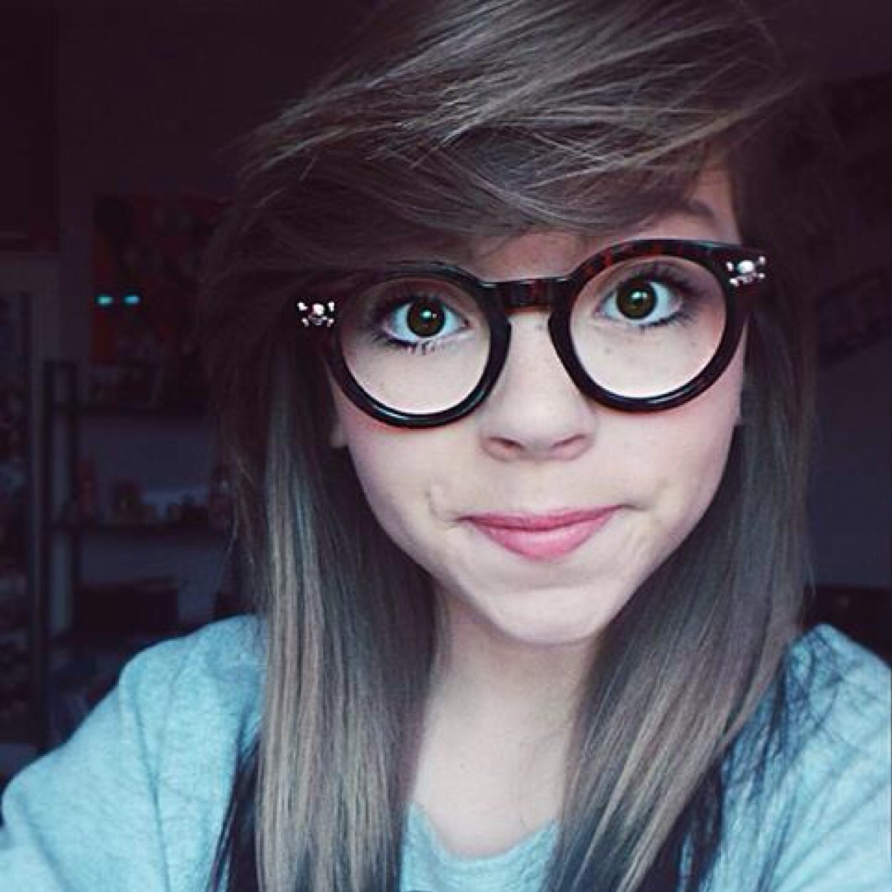 Follow ! Je follow back :3❤❤. Je suis directioner. Jaime : la danse,la photographie et je suis debutante au skate. ♥ En couple-14.06.13-.