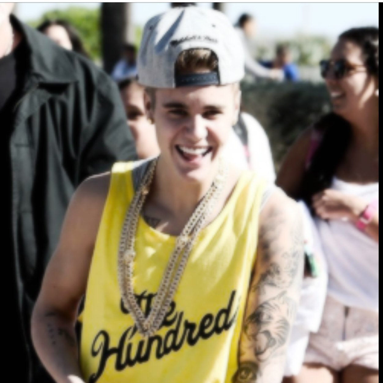 Since I gave you a free follow, go follow  @seekingbieber