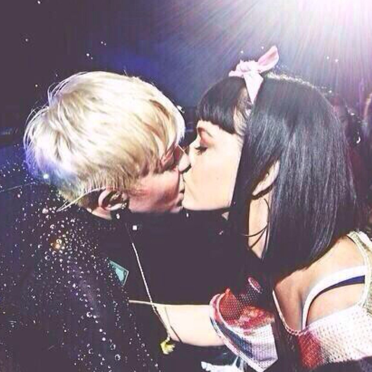 Tu n'aimes pas Miley Cyrus, je m'en fous les meilleures sont déjà là pour elle... Dont MOI !