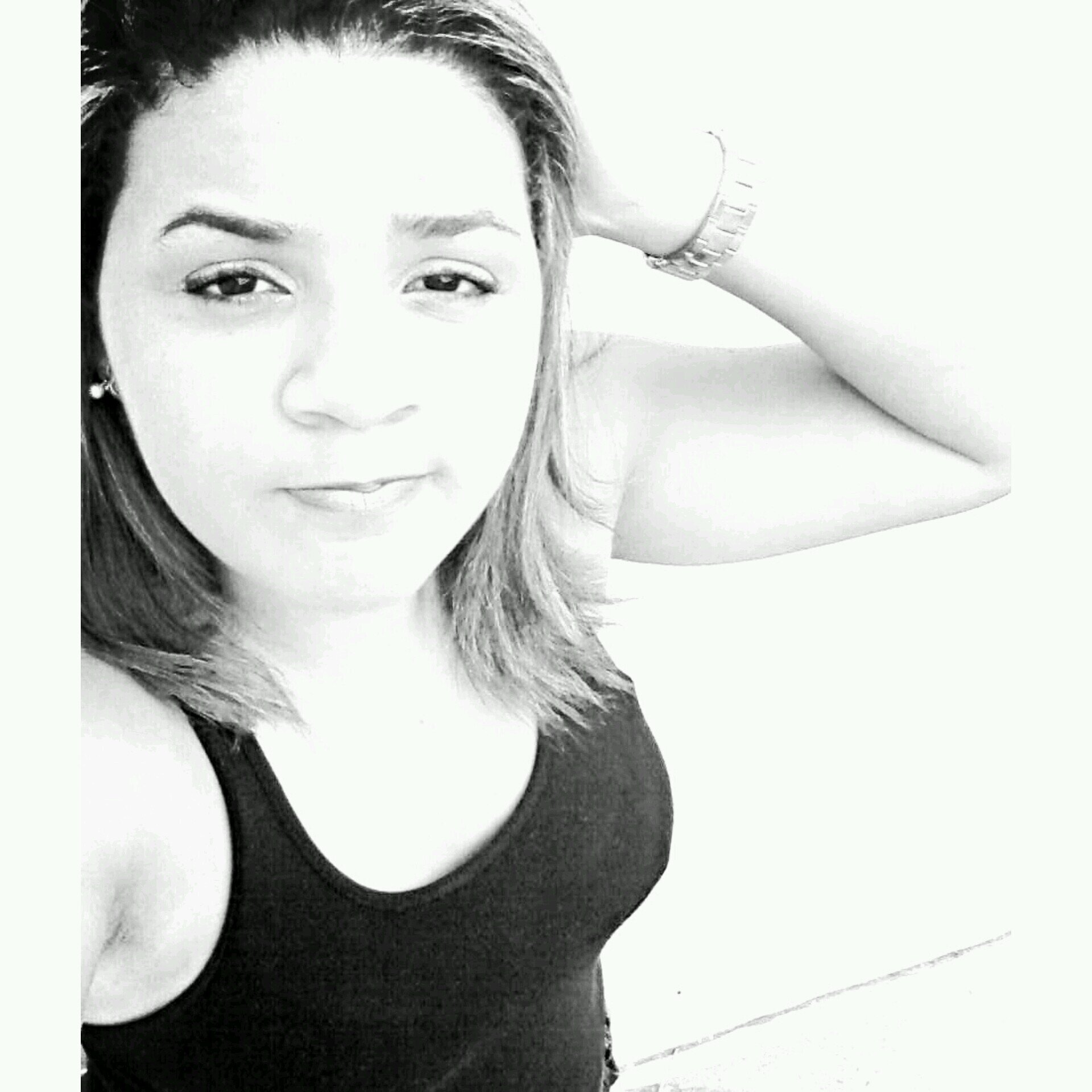 Perco a paciência e me estresso facilmente. Choro por besteira e dou risada do nada.. Ariiana e FLAMEENGUISTA louuca :D
